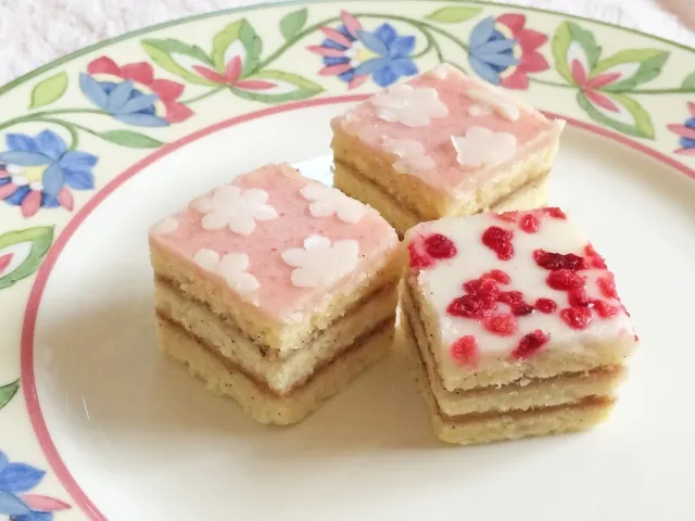 新婚カップルに人気の「引菓子の品目」