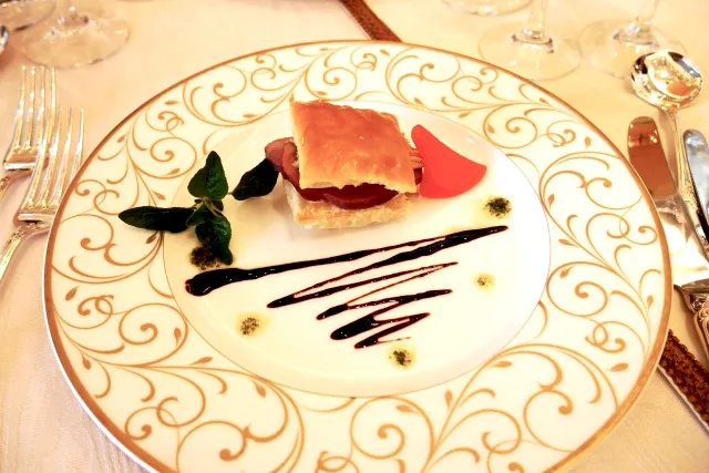 新婚カップルたちの「披露宴の料理、飲み物の費用総額」