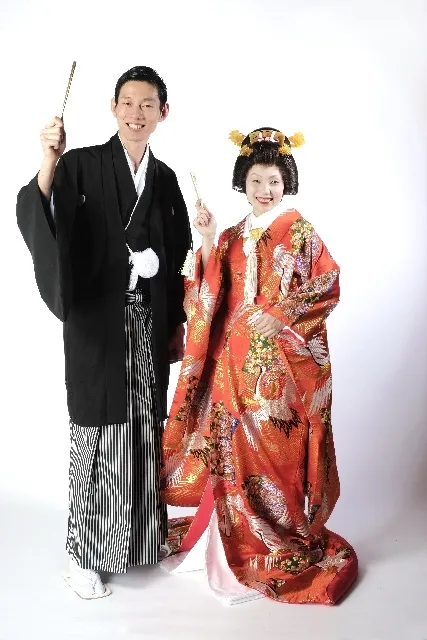 新郎の衣裳の手配方法、購入・レンタル先のトレンド